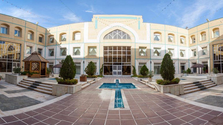 نمای هتل هتل قصرالضیافه مشهد